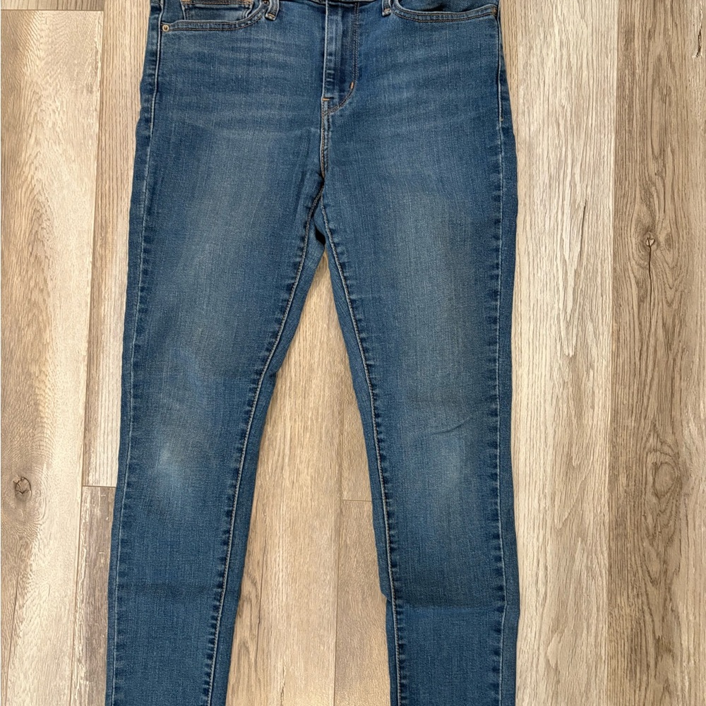 Levi’s Slimming Super Skinny Jeans for Women